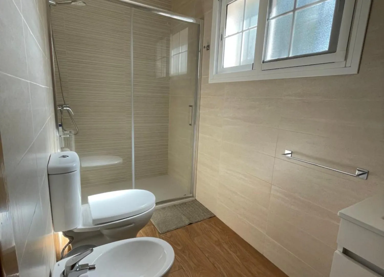 トレモリノスEncantador Apartamento-Centrico-Con Amplio Jardinアパートメント アパート トレモリノス